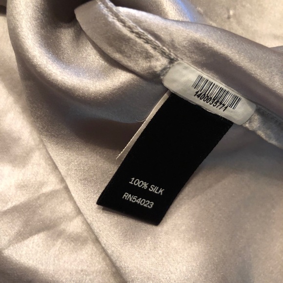 Banana Republic Silk Tank - Picture 4 of 5